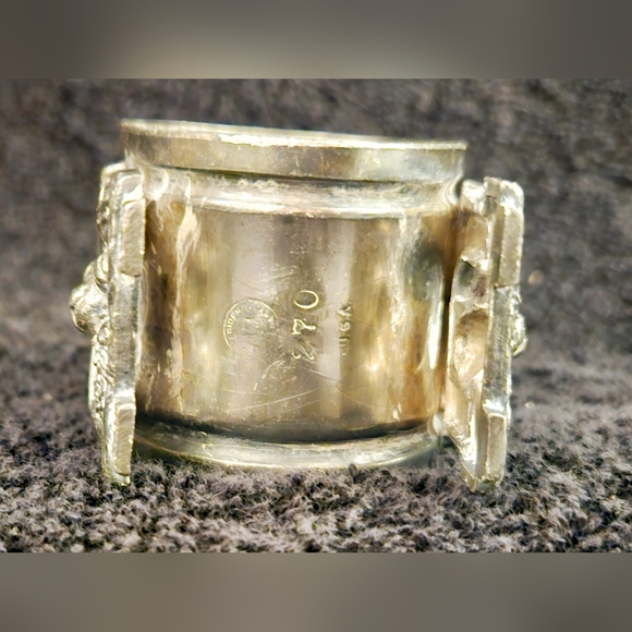 Vintage Victorian Fugural Antique Silver Napkin Ring Bull Dog in Doghouse Floral - Picture 3 of 7